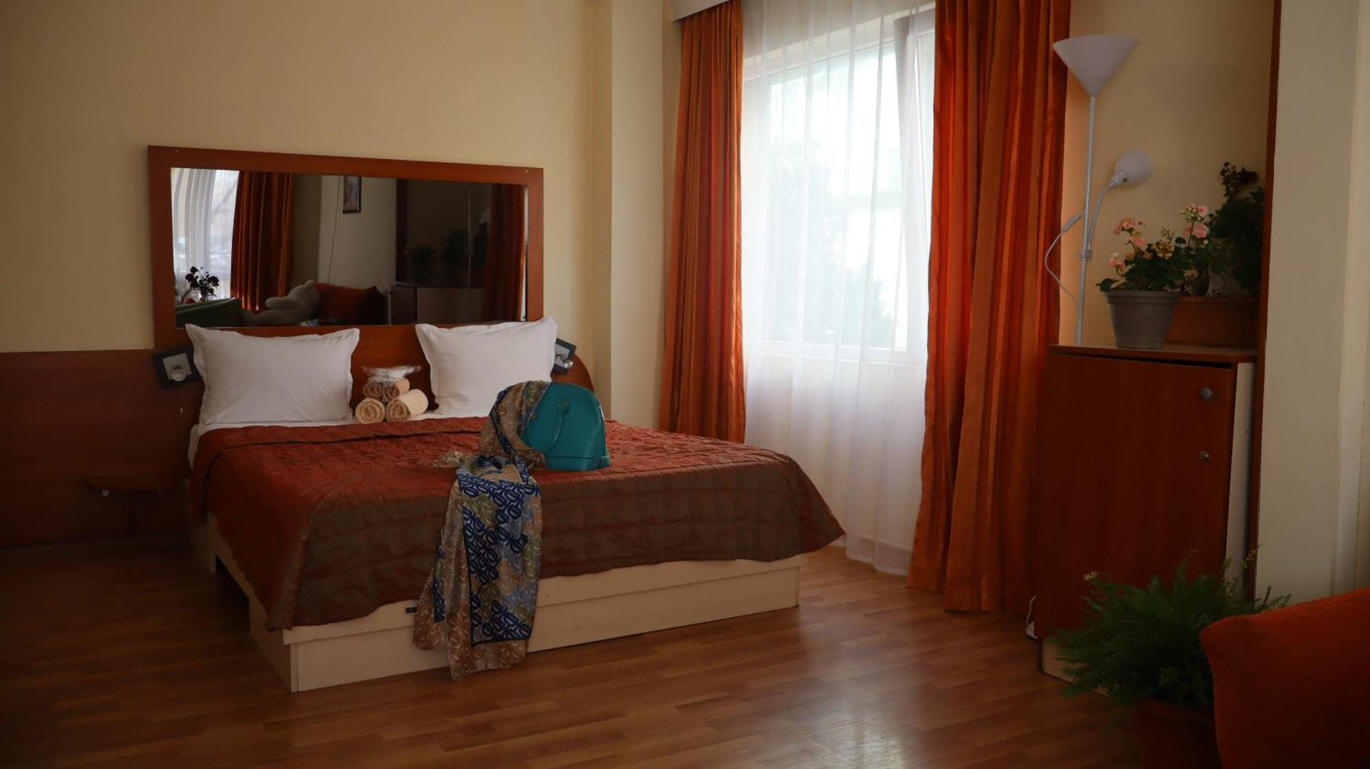 Hotel Palitra Warna Exterior foto